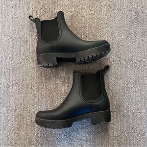 Just fab short black rubber slip on rain boots/booties